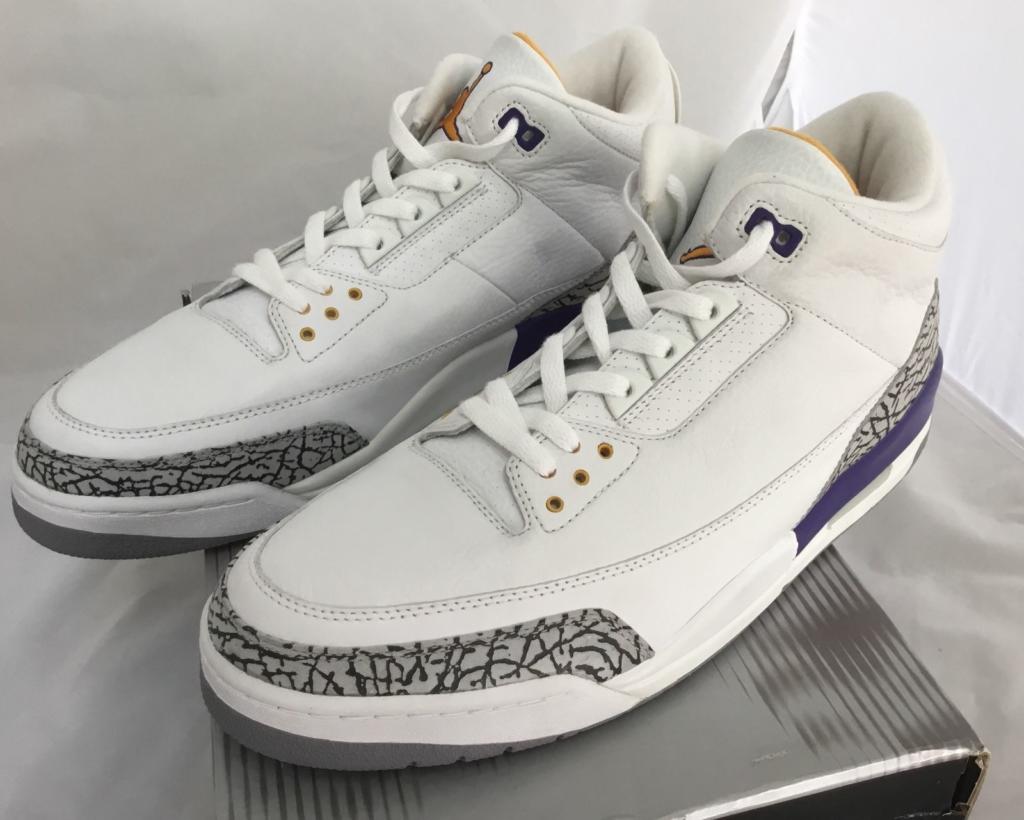 Lakers News: Kobe Bryant’s Game-worn Air Jordan Sneakers Sell For $30,400
