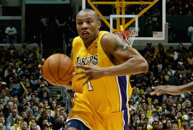 Ex-lakers Forward Caron Butler Gives Back At Children’s Hospital Of Los Angeles