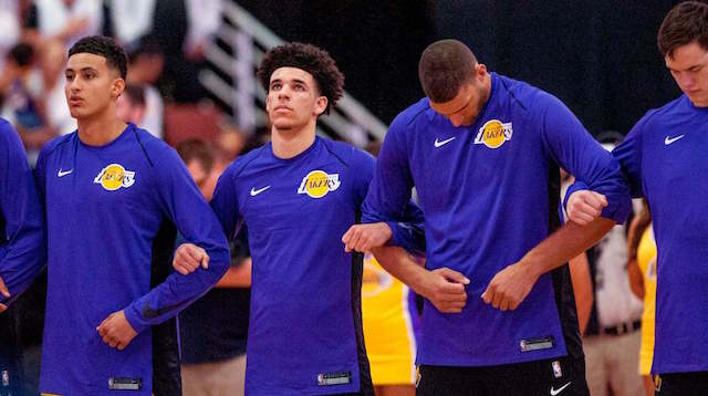 Lakers News: Team Once Again Links Arms During National Anthem At First Preseason Game