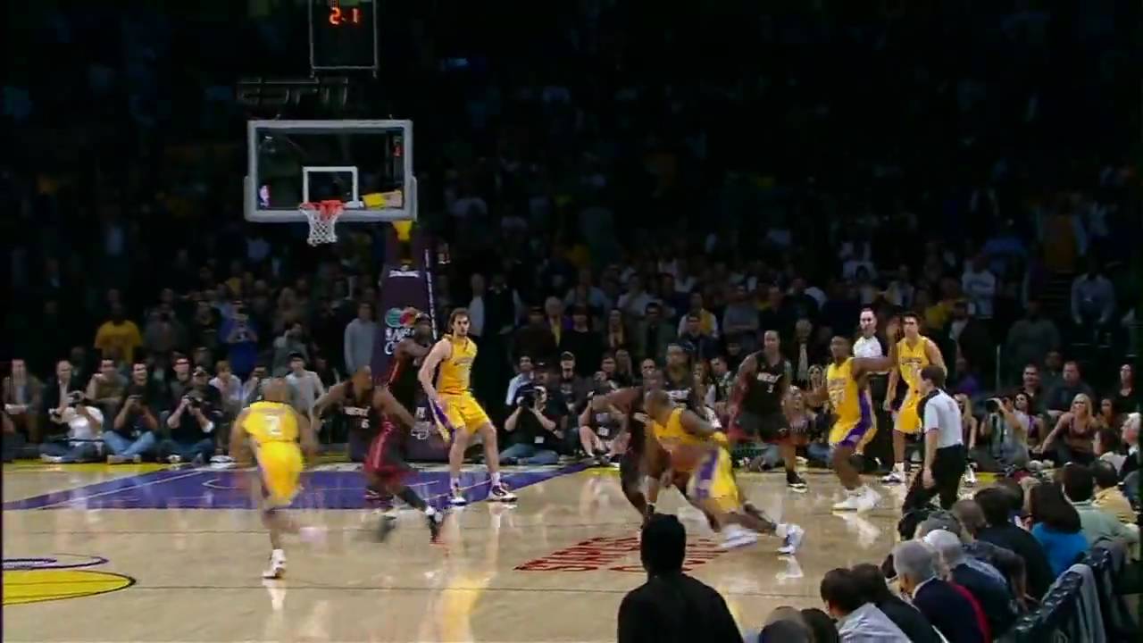 This Day In Lakers History Kobe Bryant Hits Legendary Buzzer Beater