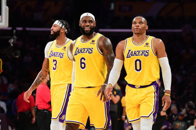 Lakers start season with LeBron, AD already sharing a bond