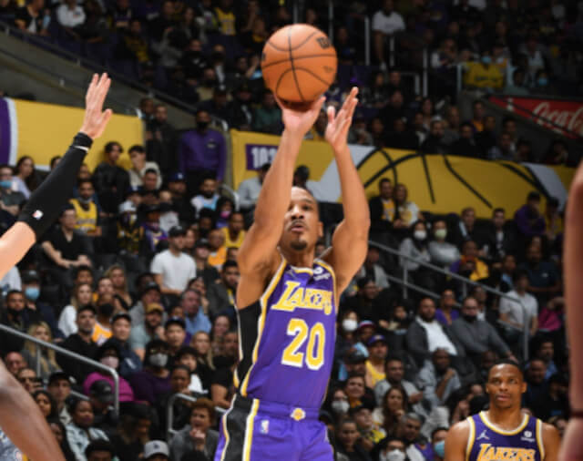 Lakers News: Frank Vogel Happy To See Avery Bradley’s Contract Guaranteed
