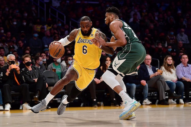 Milwaukee Bucks vs LA Lakers: Injury Report, Predicted Lineups and Starting  5s - February 8th, 2022