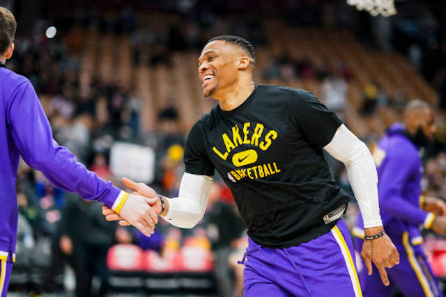 Antibiotika finansiere Hæderlig Lakers Video: Russell Westbrook Is All Smiles Explaining Sweater His Son  Gave Him For Birthday