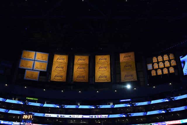 staples center lakers championship banners