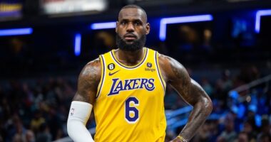 Lakers drop mixed bag of LeBron James, Anthony Davis, Mo Bamba