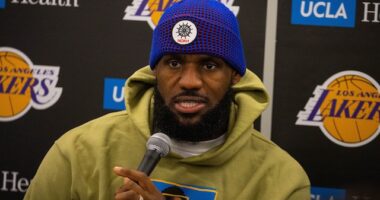 Dodger Stadium drone shows: Kobe Bryant honored for Lakers Night 