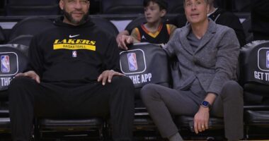 NBA's LA Lakers: Return of Phil Jackson's 'Dobermans' From Chicago