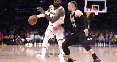 Lakers Jarred Vanderbilt & Jaxson Hayes Join Dodgers To Throw Out First  Pitch 