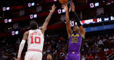 Matt Ryan plays unsung hero as game-tying buzzer-beater leads Lakers to  overtime win over Pelicans